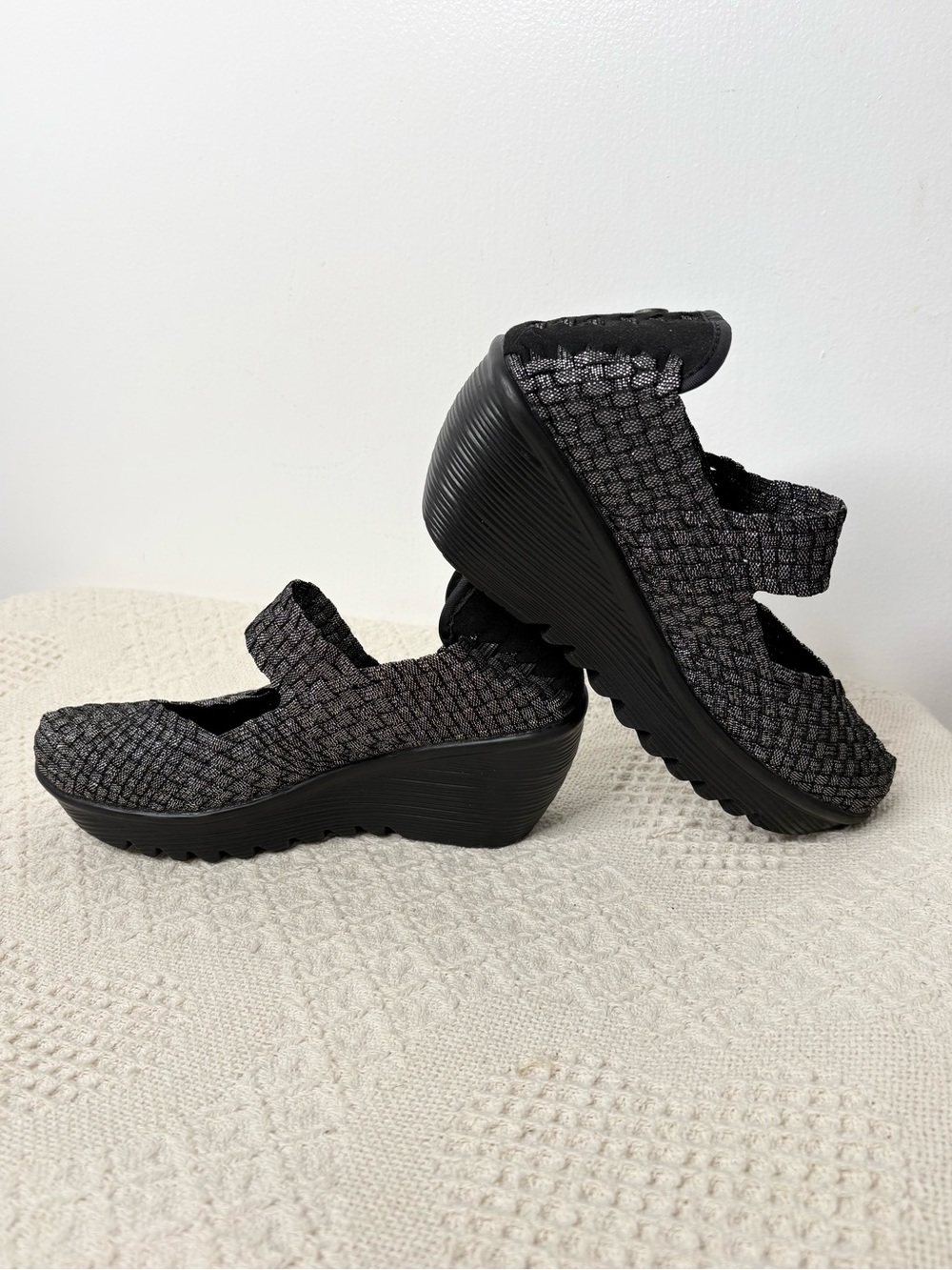 Bernie Mev Lulia Wedge Size 37 Dark Silver Gray Metallic Mary Jane Comfort Shoes - Picture 6 of 8